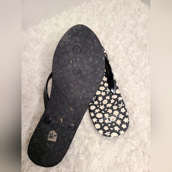 EUC Coach flip-flops - Picture 3 of 4